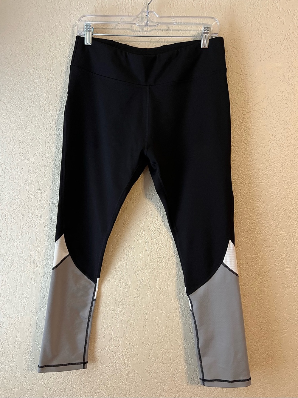 Zenergy by CHICOS color block activewear leggings